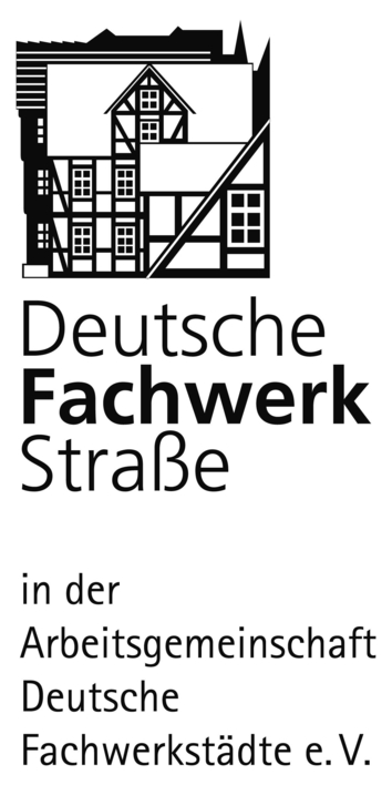 Logo der Deutschen Fachwerkstraße Logo der Deutschen Fachwerkstraße, schwarze Schrift auf weißem Hintergrund unter der Zeichnung eines Fachwerkhauses